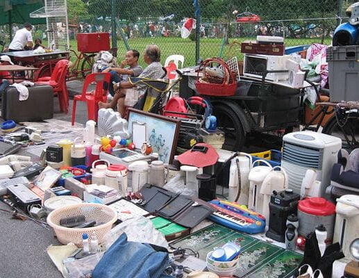 Lợi ích và những rủi ro khi mua đồ cũ gia đình