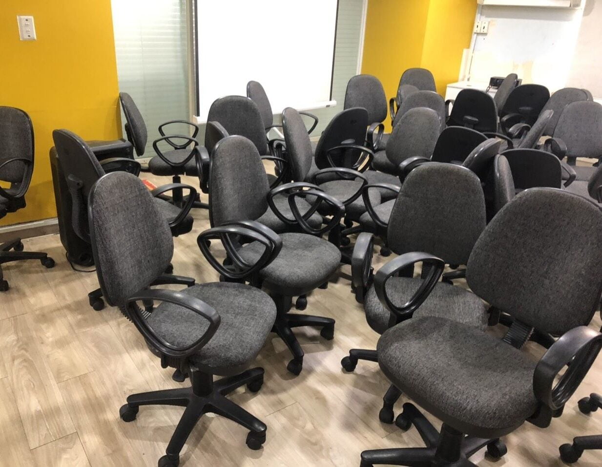 Giới thiệu về tái sử dụng và tái chế ghế văn phòng cũ